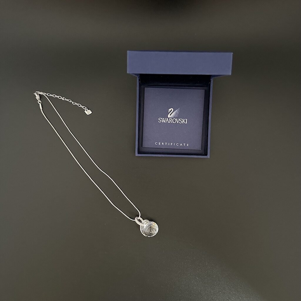"Swarovski" Shell Pendant