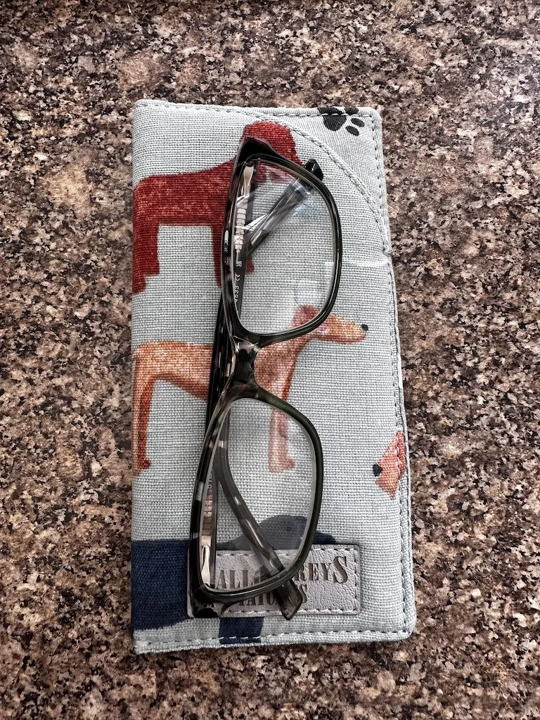Fabric Glasses Case with illustrated dog print - Image 4